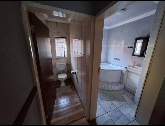 4 BEDROOM FREESTANDING FOR SALE IN VANDERBIJLPARK SE 2